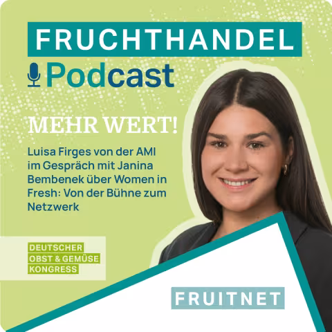 Frau neben Informationen zu Podcast