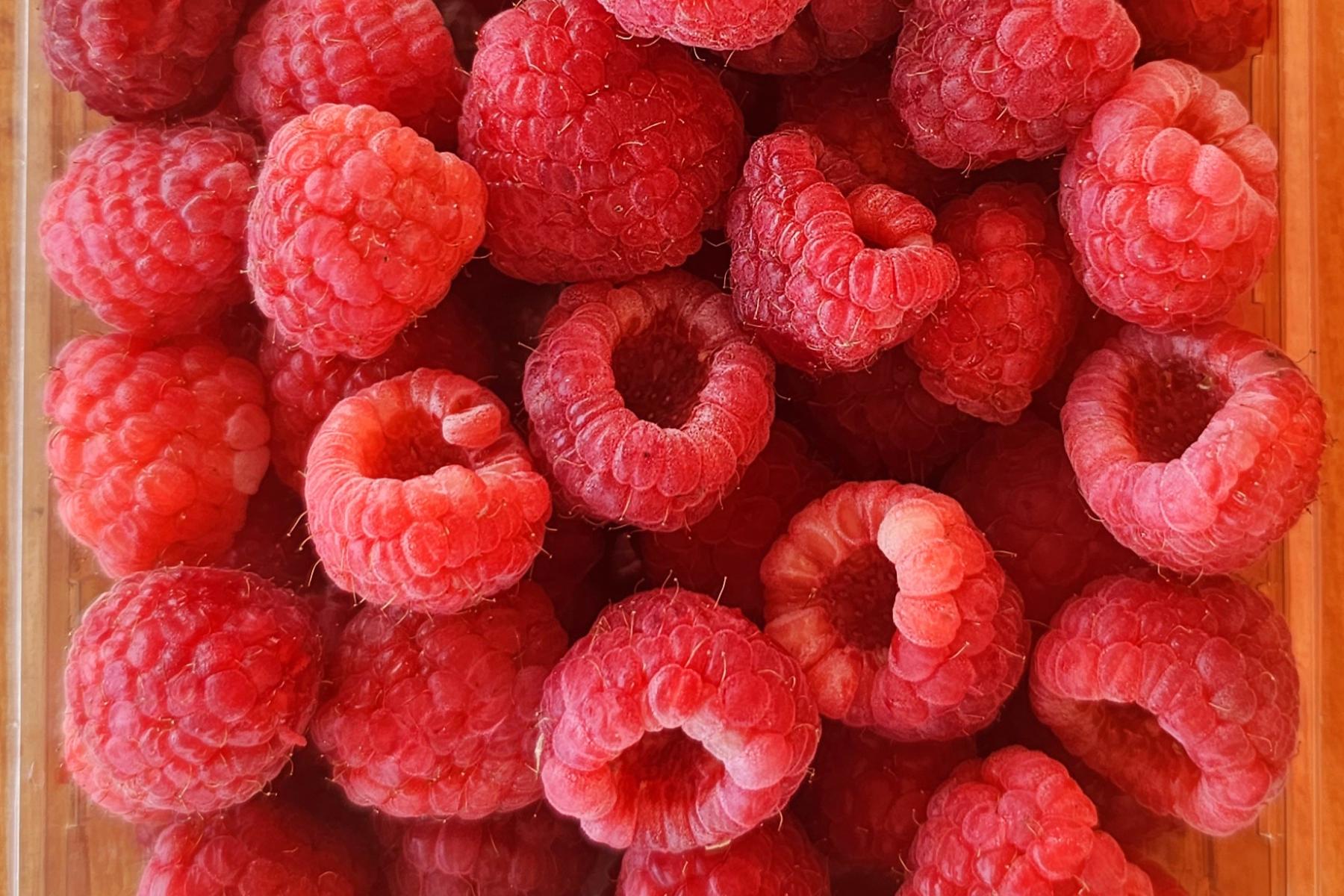 viele Himbeeren