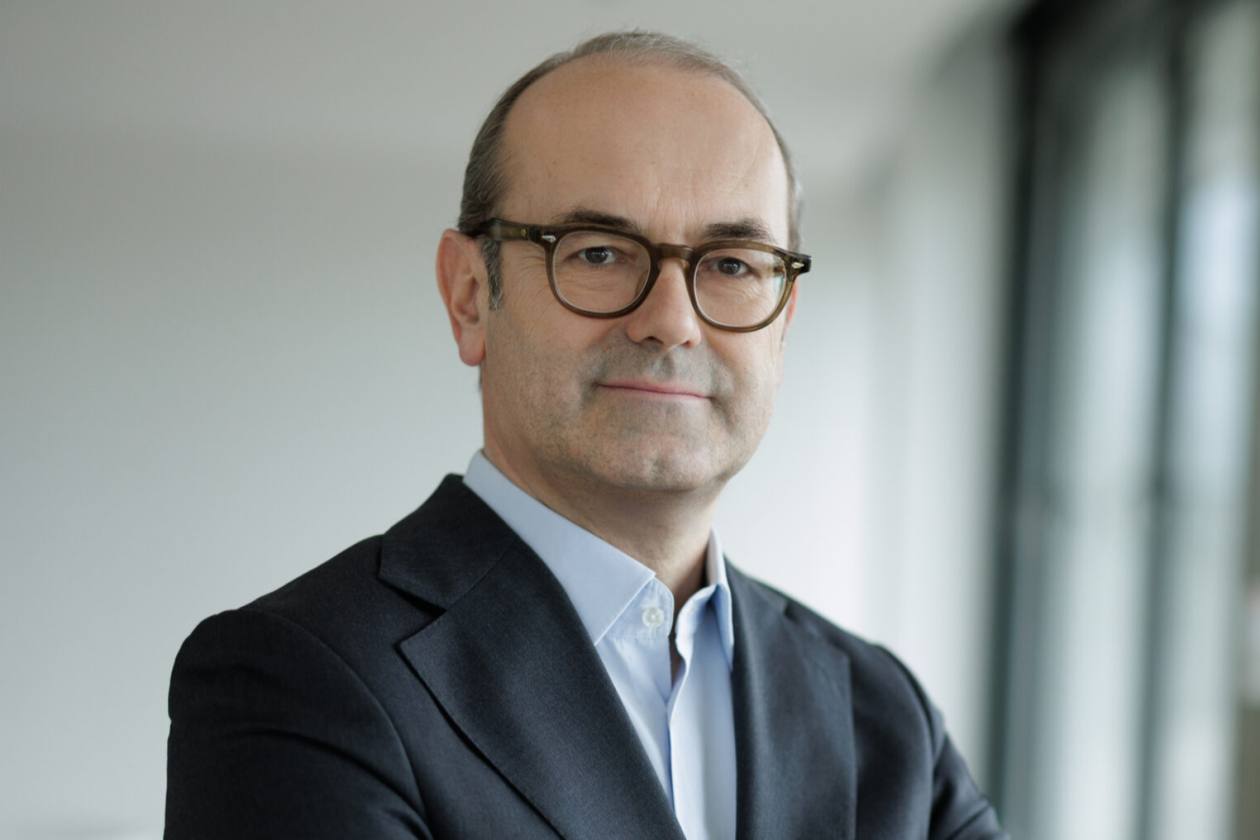 Portraitfoto Johannes Schuster