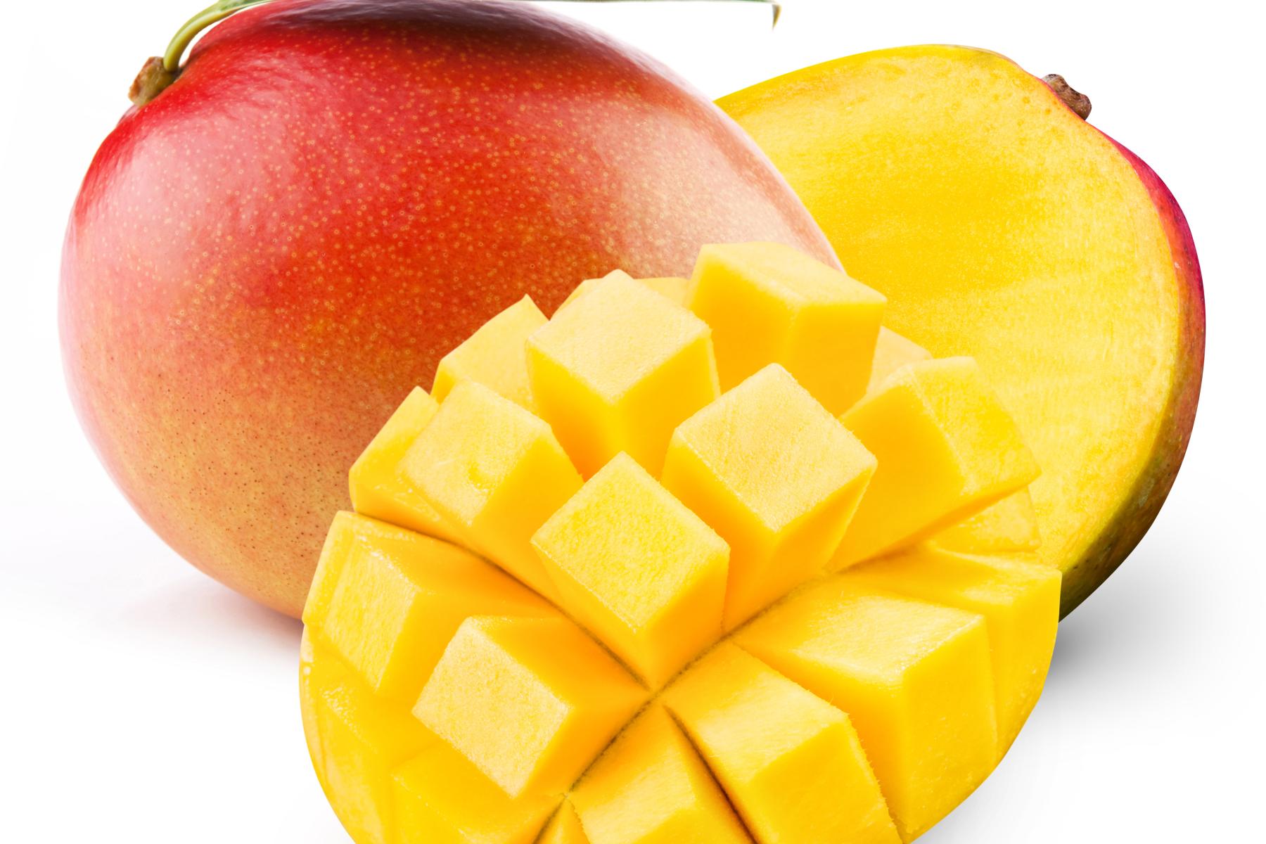 ganze und aufgeschnittene Mango