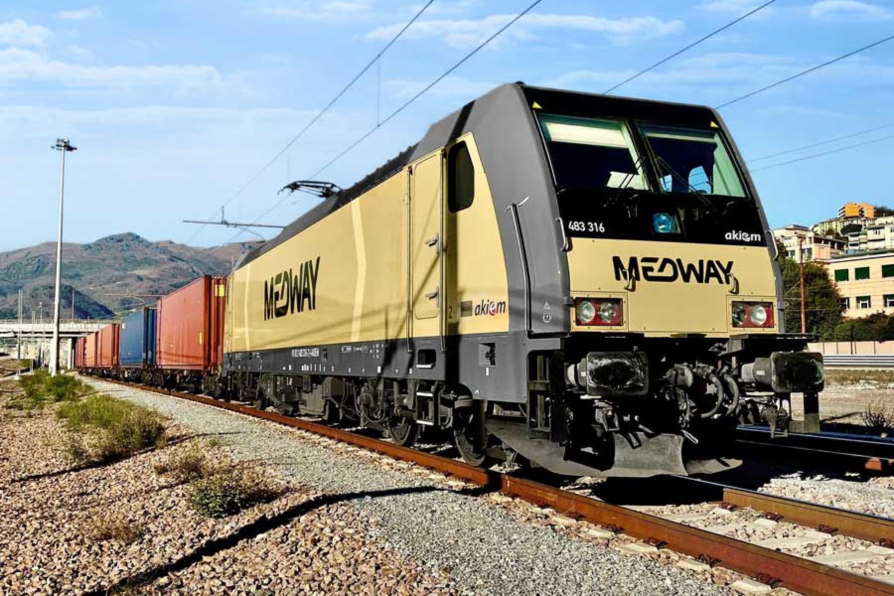 Medway-Zug mit Containern