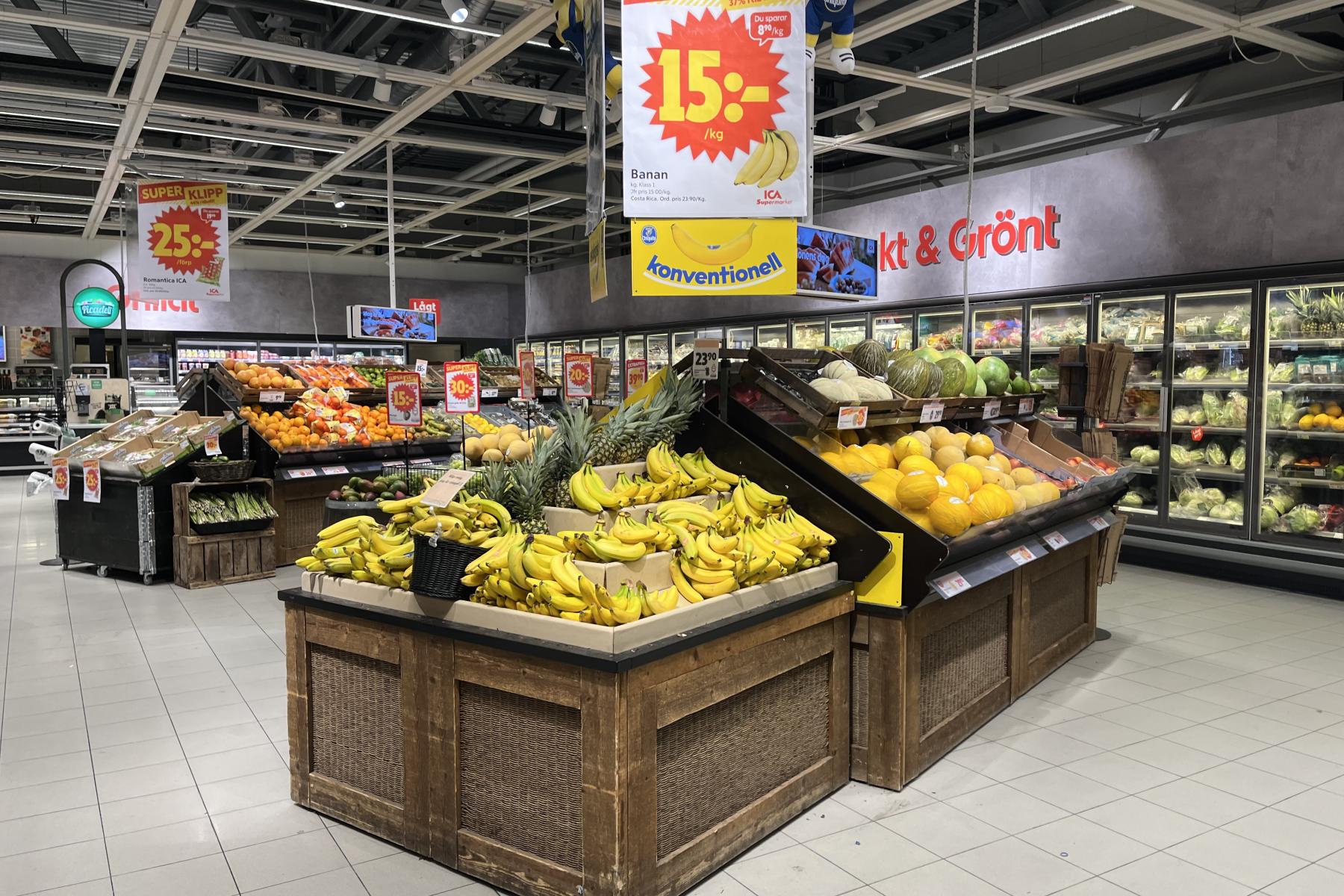 Obst- und Gemüseabteilung eines schwedischen Supermarktes