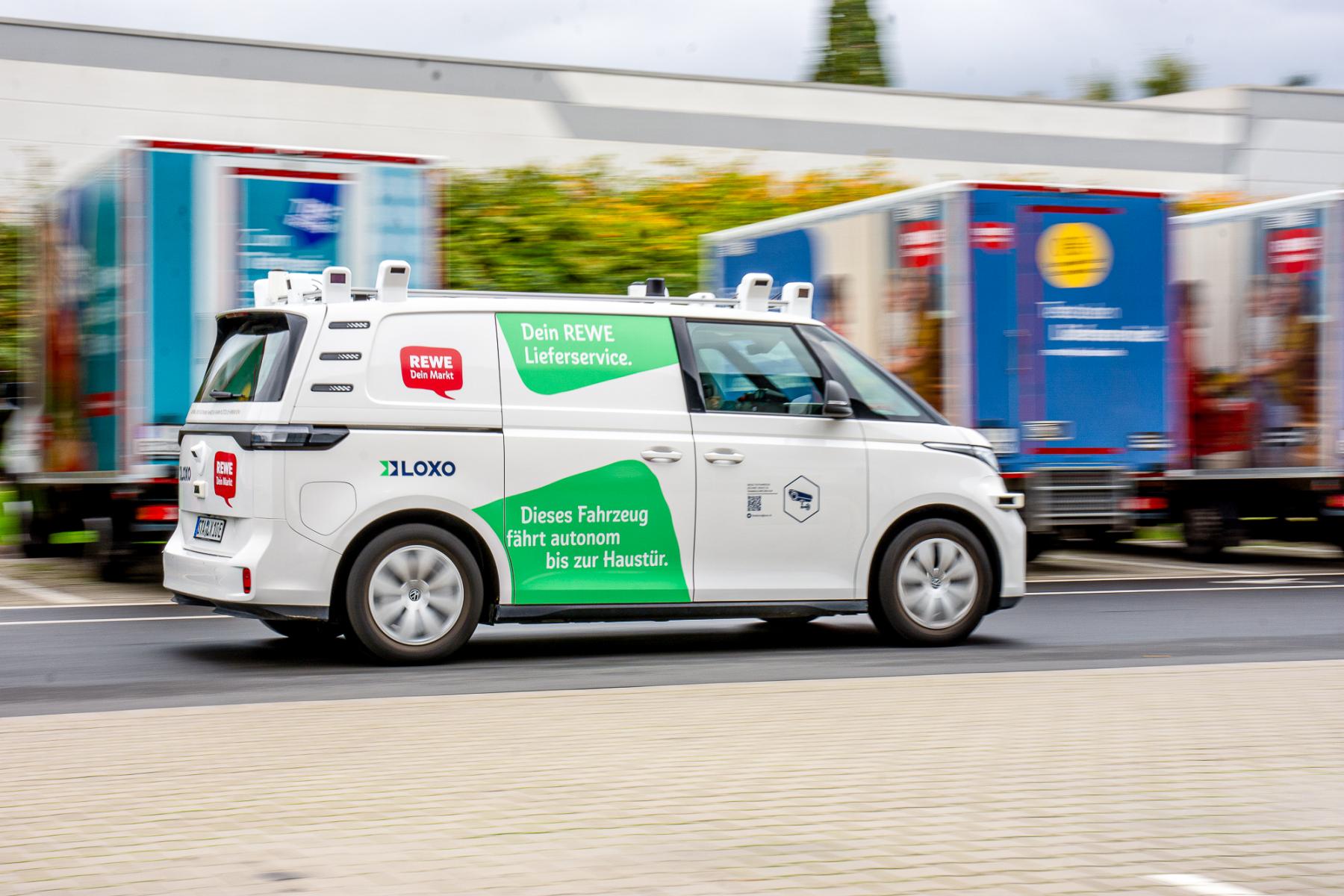 autonom fahrendes Auto von der Rewe Group