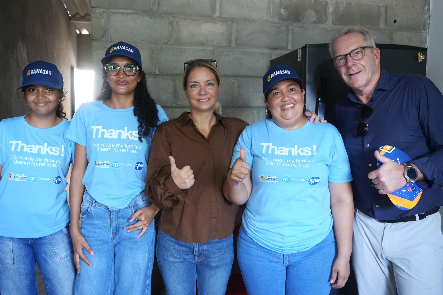 Building Dreams Project zur Verbesserung der Wohnsituation von Bananenbauern in Kolumbien