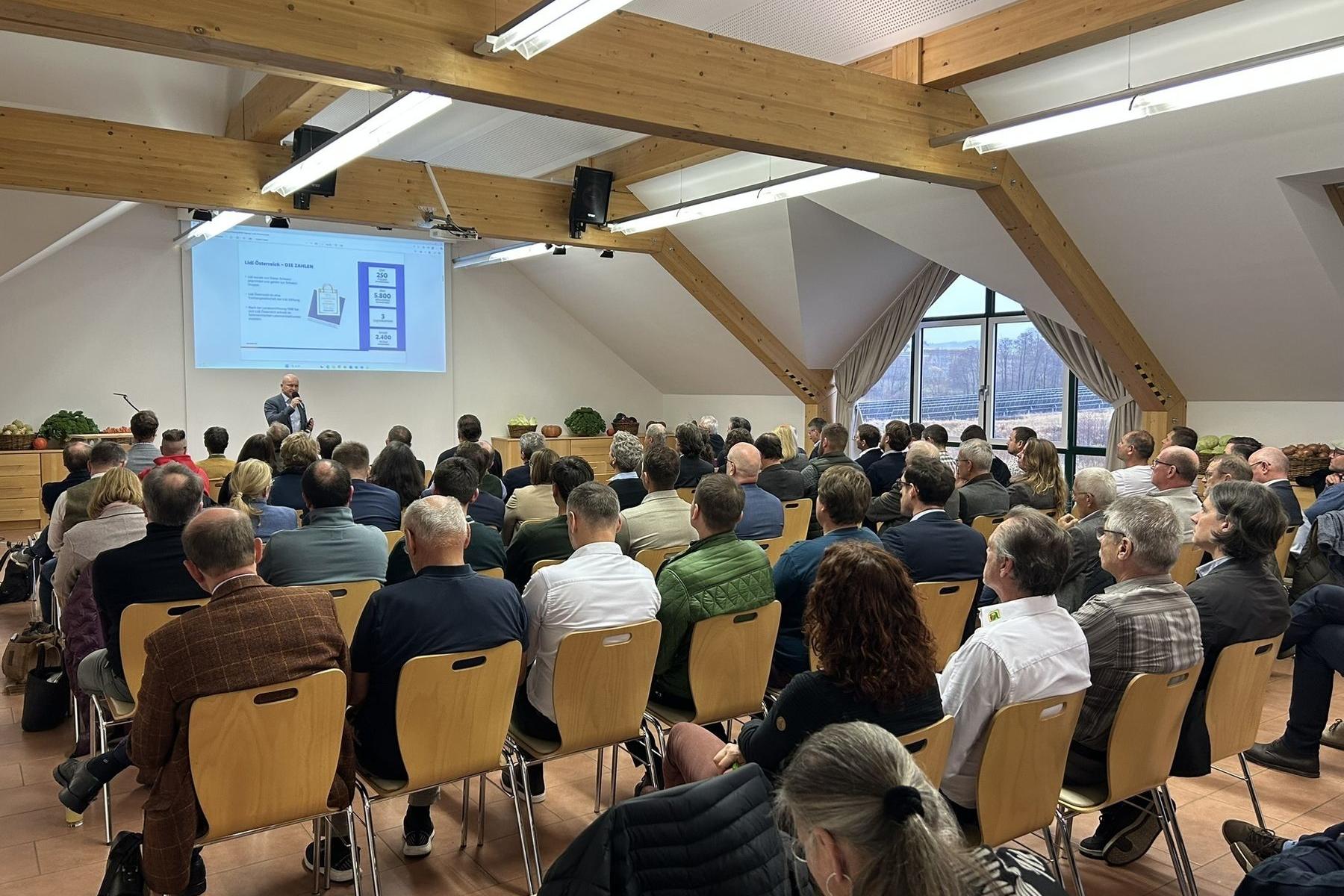 Teilnehmer der Bundesgemüsebautagung in Niederösterreich