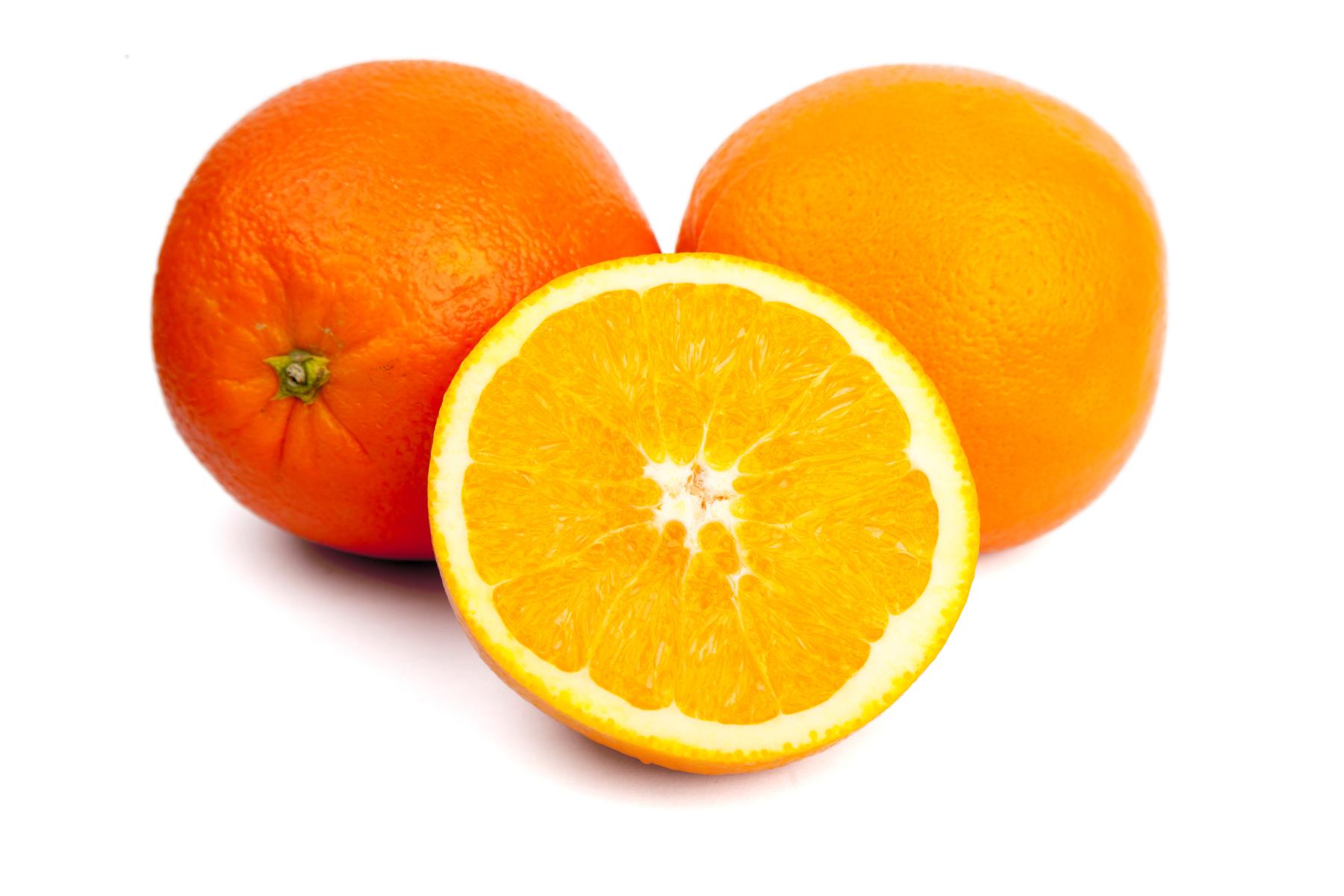 ganze und halbe Orangen