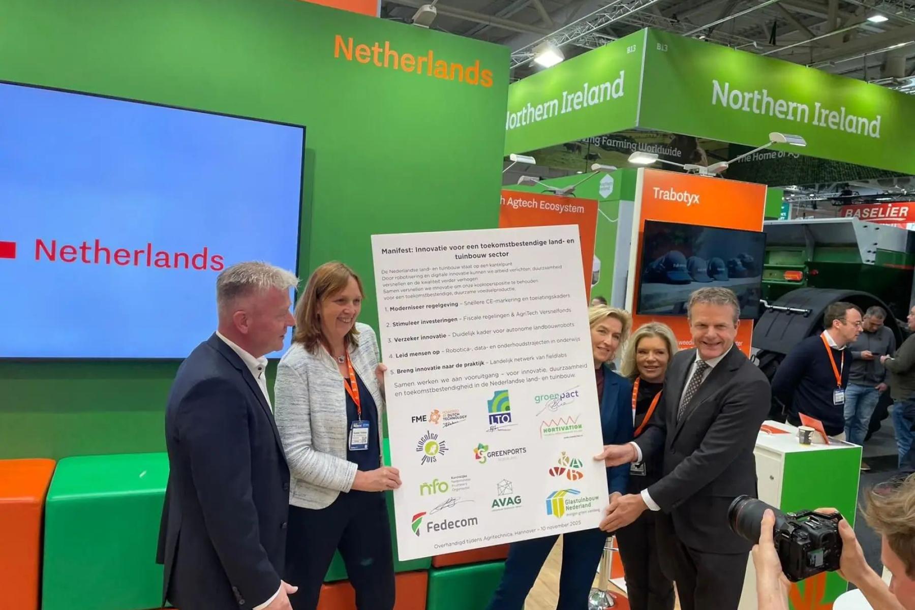 Überreichung des Manifests