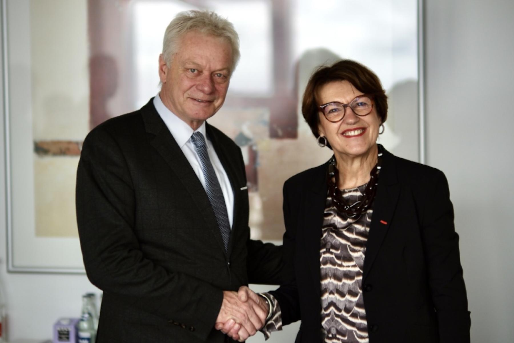 Der deutsche Bundesminister für Landwirtschaft, Ernährung und Heimat, Alois Rainer, und die französische Ministerin für Landwirtschaft, Ernährungswirtschaft und Ernährungssouveränität, Annie Genevard