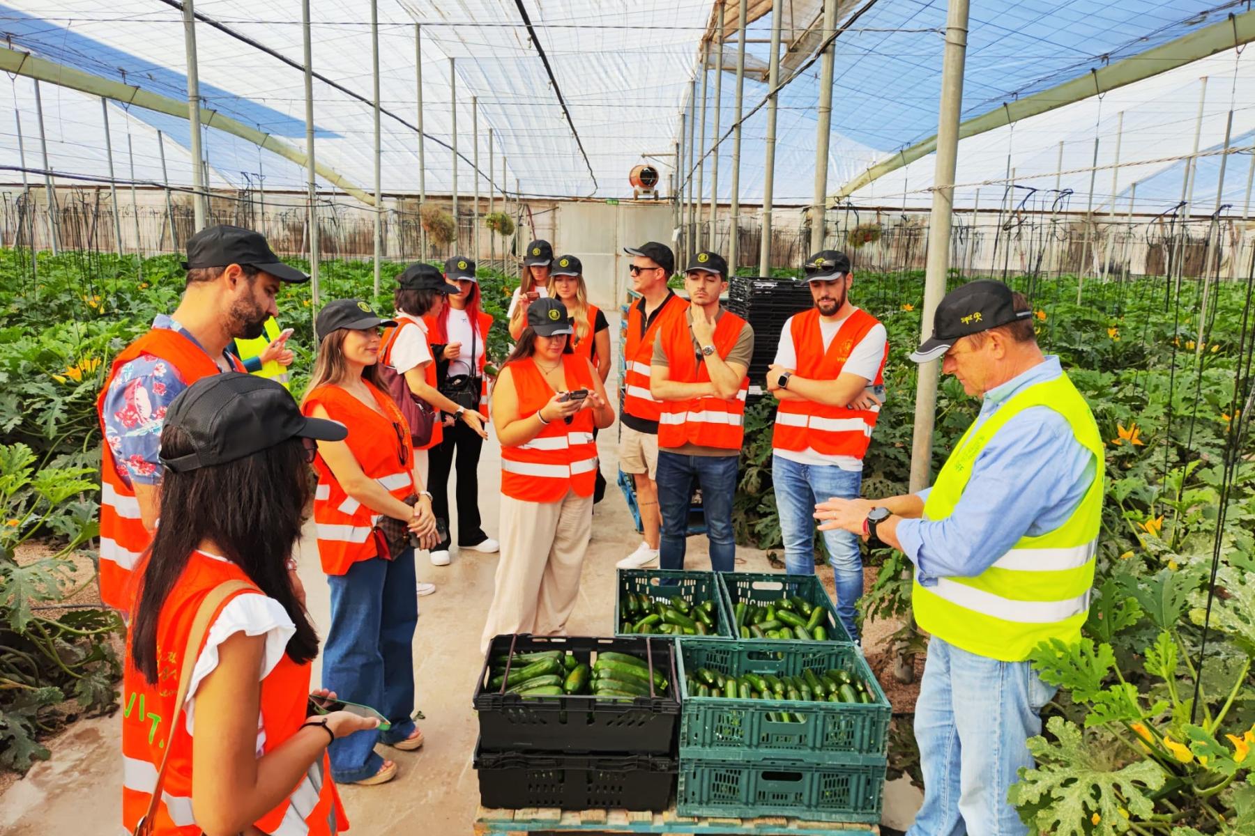 Influencer im Gewächshaus