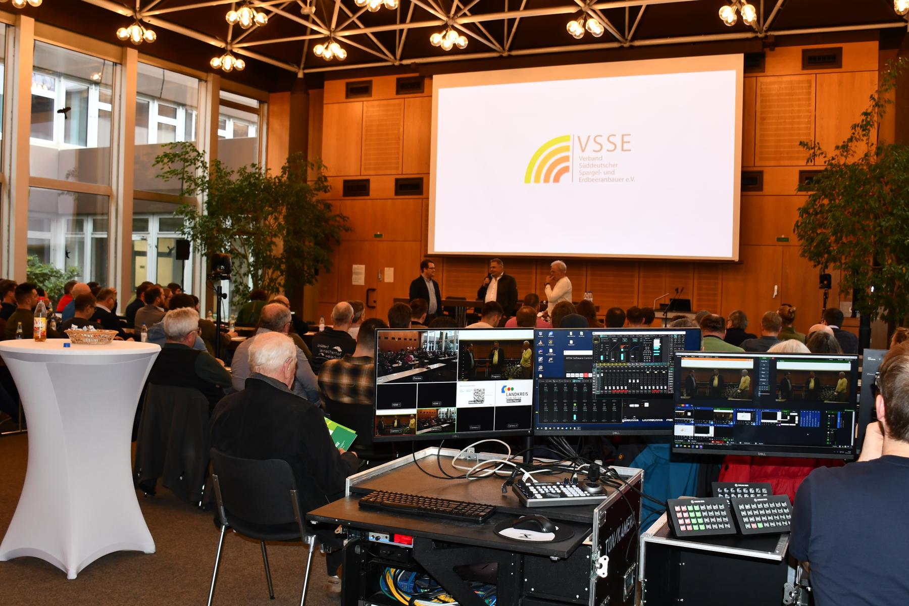 Sprecher und Publikum im Rahmen des Pfälzer Spargeltags 2026.