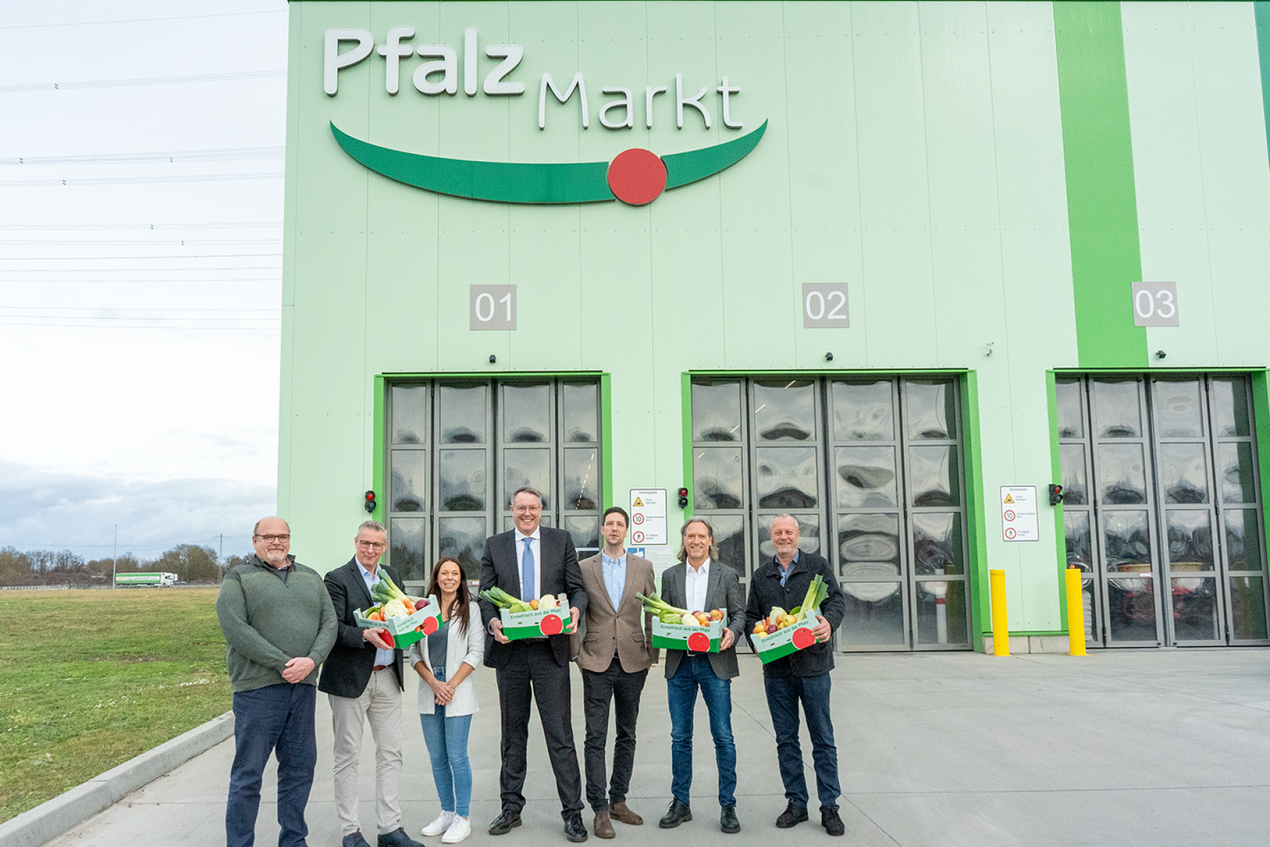 Minister Alexander Schweitzer bei Pfalzmarkt