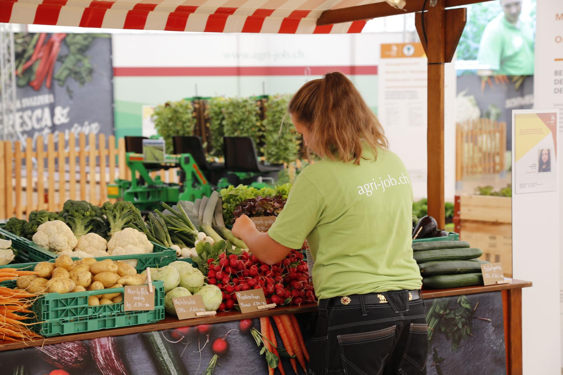 Frau am Marktstand