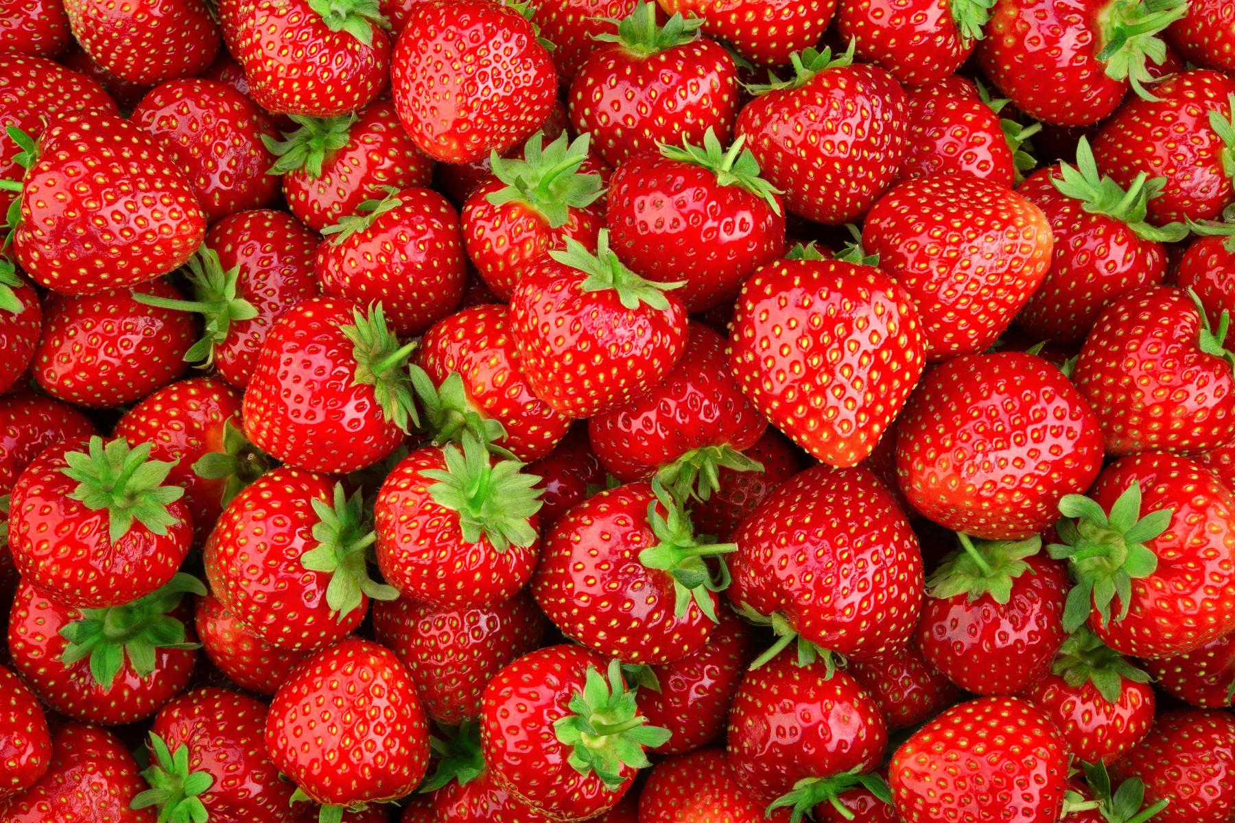 viele Erdbeeren