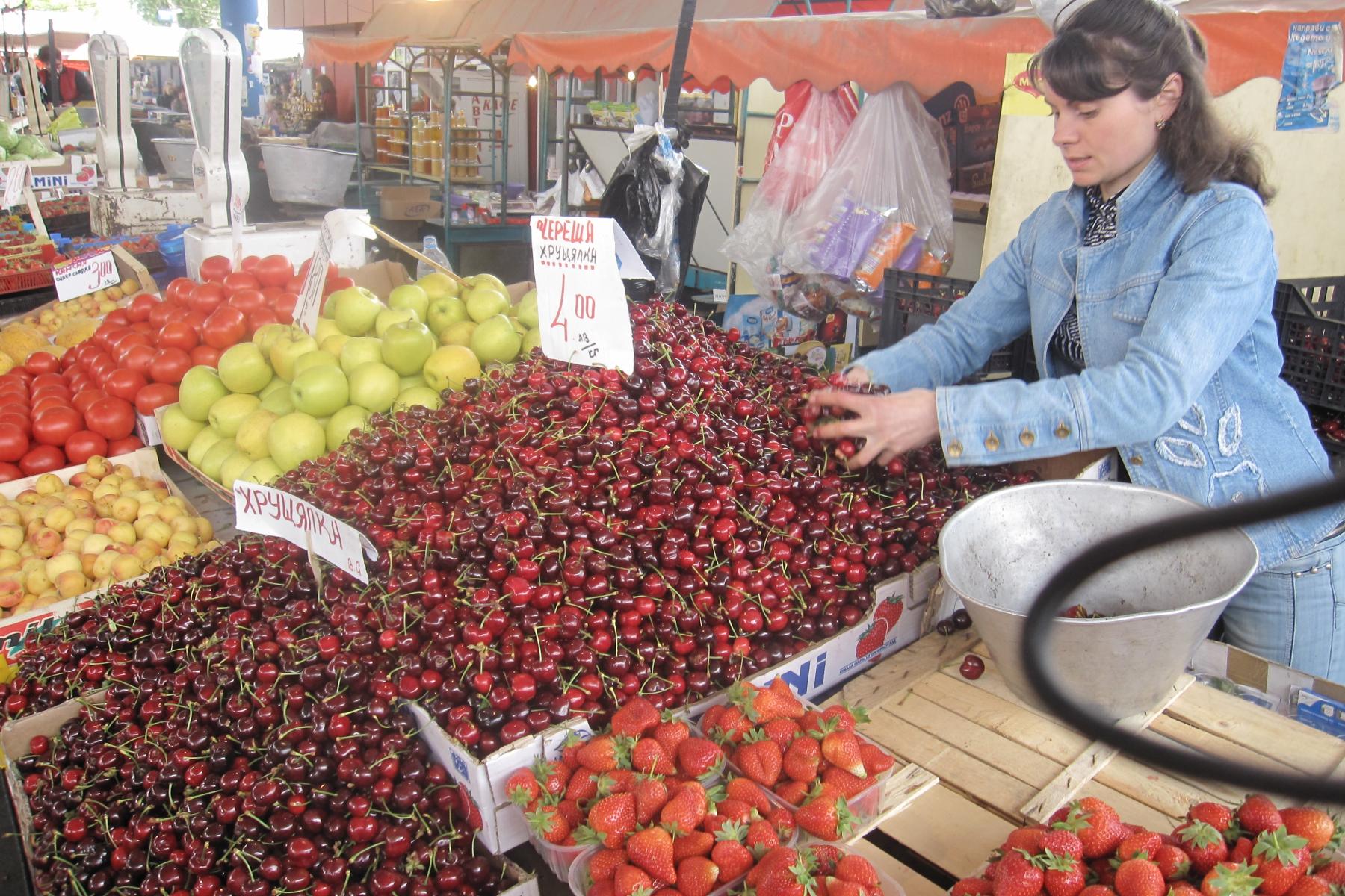 Stand auf Wochenmarkt in Bulgarien