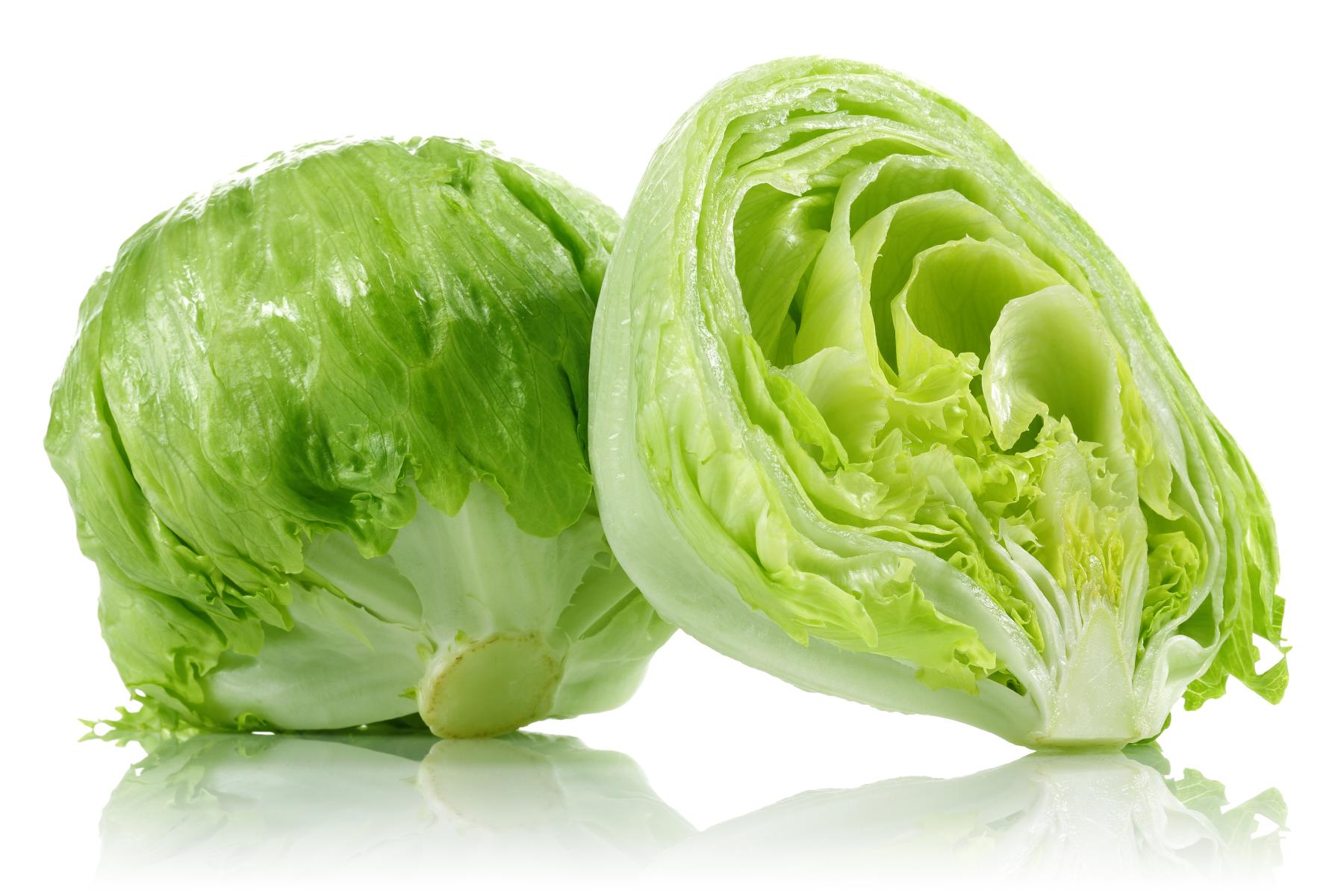 ganzer und halber Eissalat