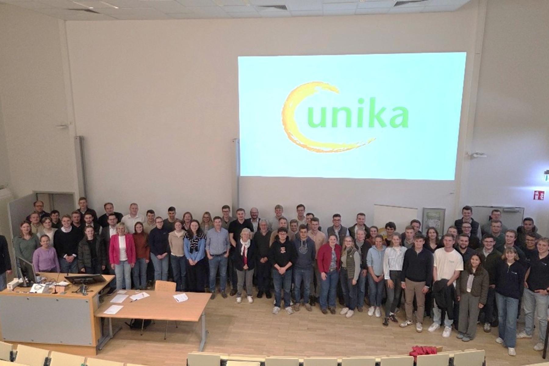 Gruppenbild der Teilnehmer 