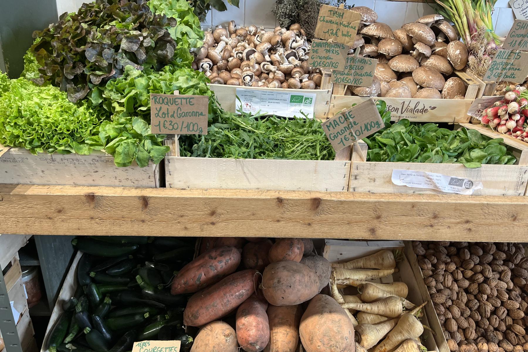 Gemüseabteilung in einem Laden in Bordeaux