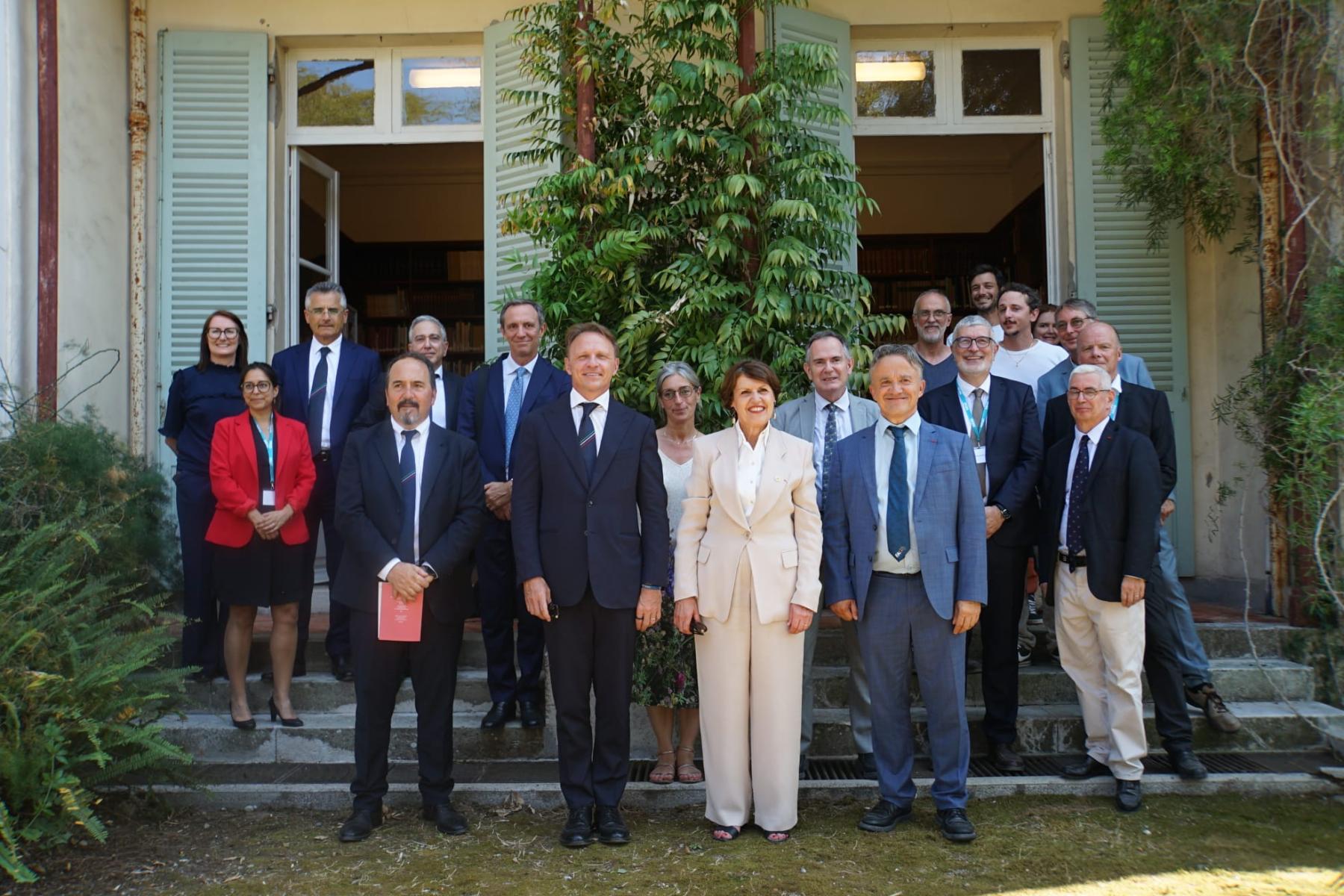 Die Landwirtschaftsminister:innen aus Italien und Frankreich mitsamt Teams