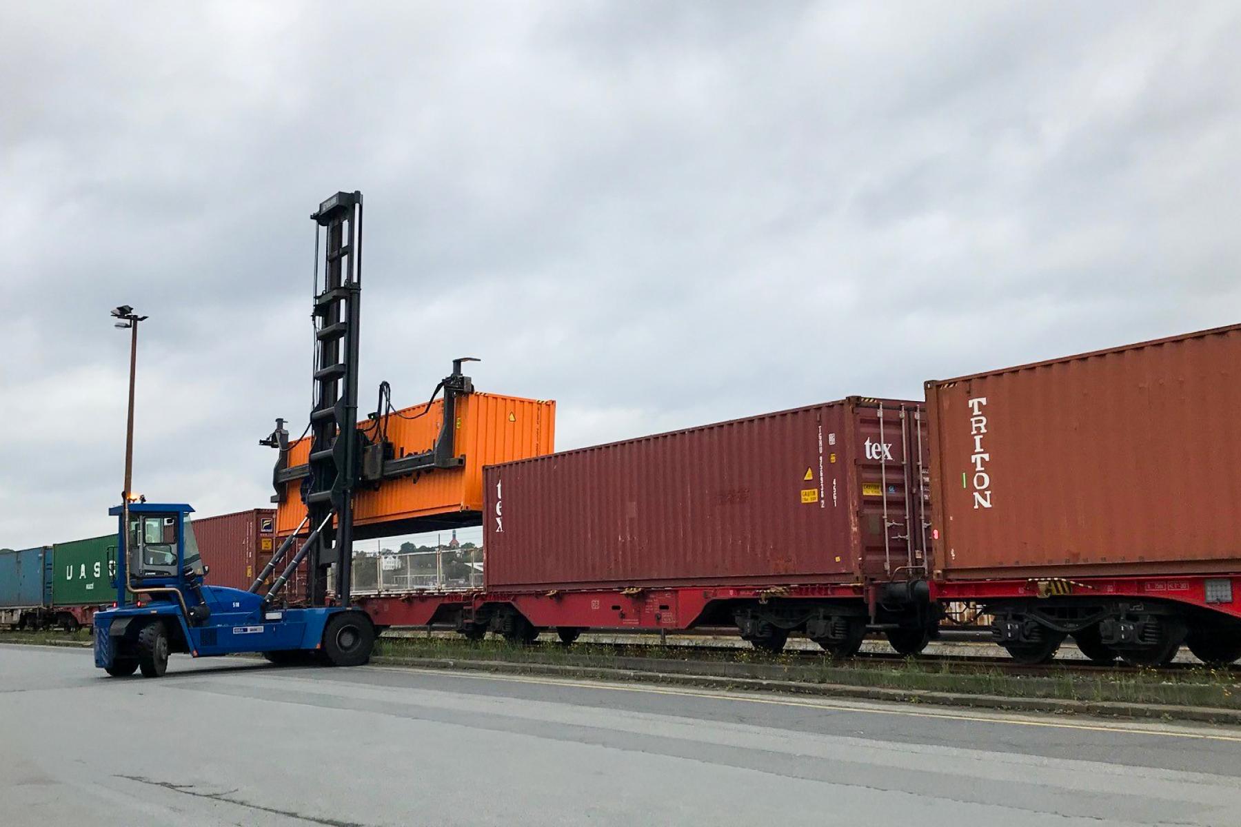 Lagerung und Reparatur von Leercontainern, HHLA/HCCR