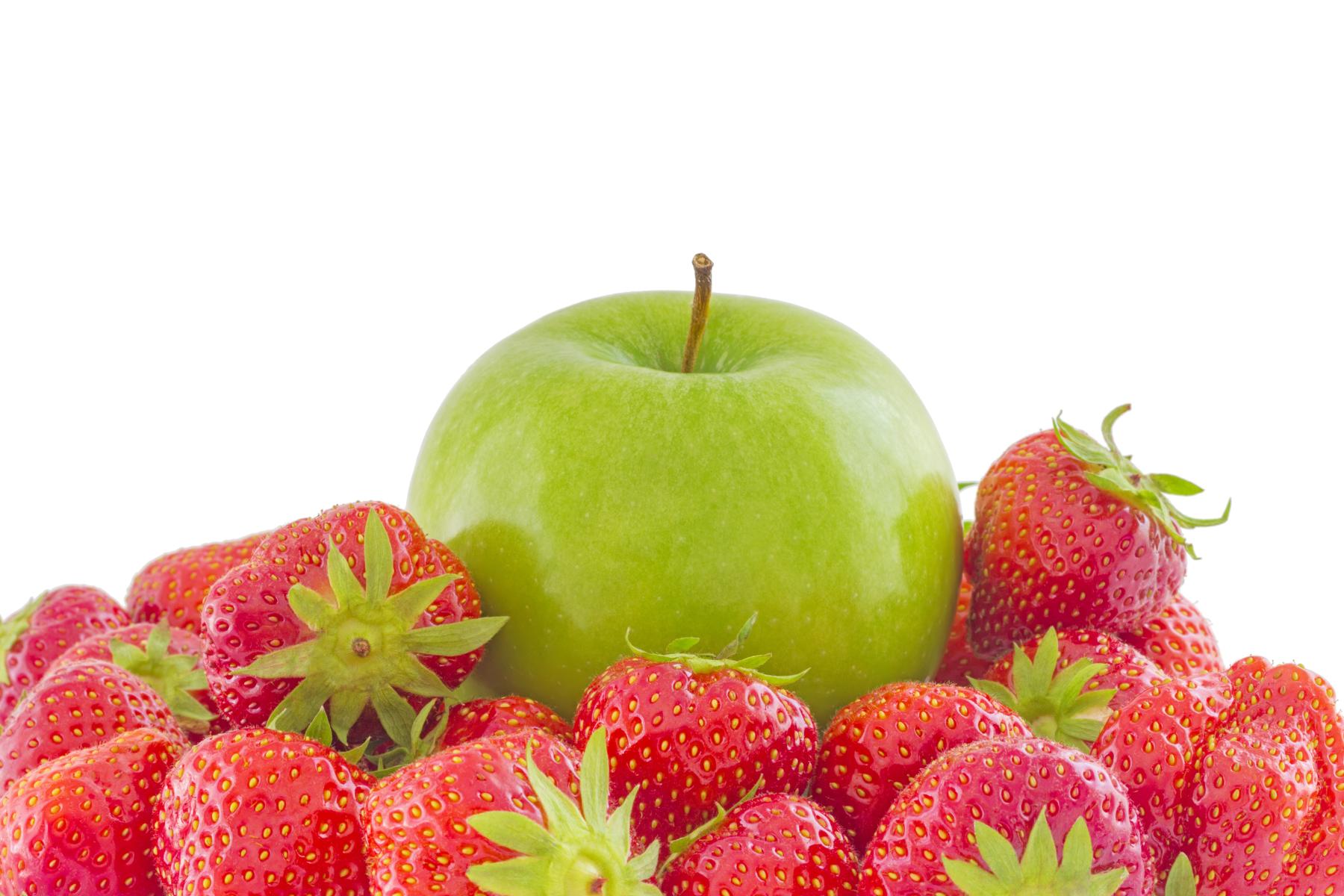 Apfel und Erdbeeren