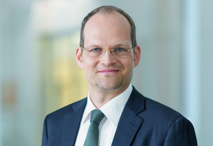 Portraitfoto Dirk Elvermann
