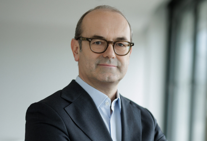 Portraitfoto Johannes Schuster