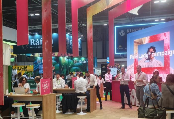 Pink Lady Messestand auf der Fruit Attraction, Madrid