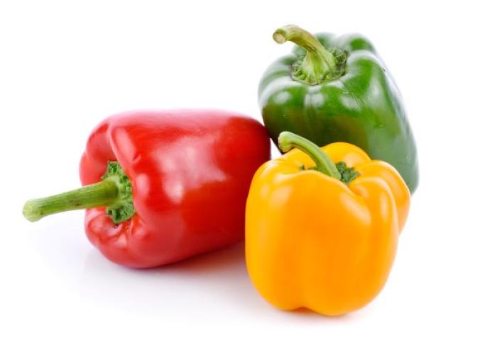 rote, gelbe und grüne Paprika