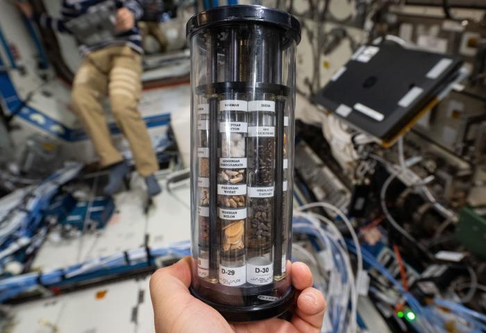 Probenbehälter an Bord der ISS