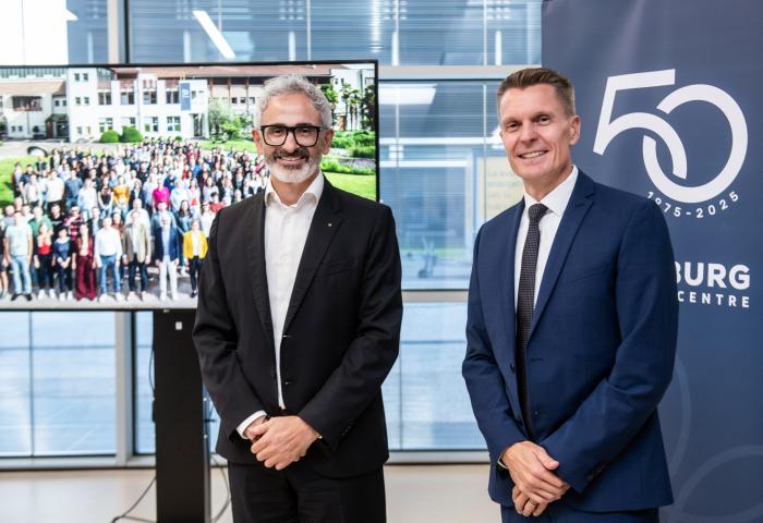 Michael Oberhuber, Direktor Versuchszentrum Laimburg (l.), und Ulrich Stofner, CEO NOI Techpark