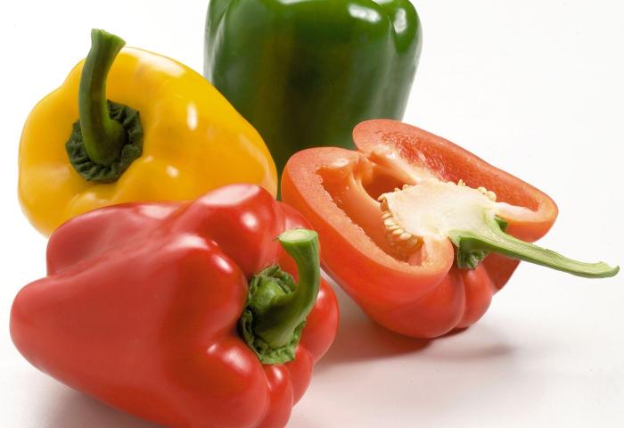 Paprika grün, gelb und rot