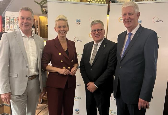 (v.l.) Johannes Bliestle, Silvia Breher, Thomas Herkenrath, Olaf Feuerborn