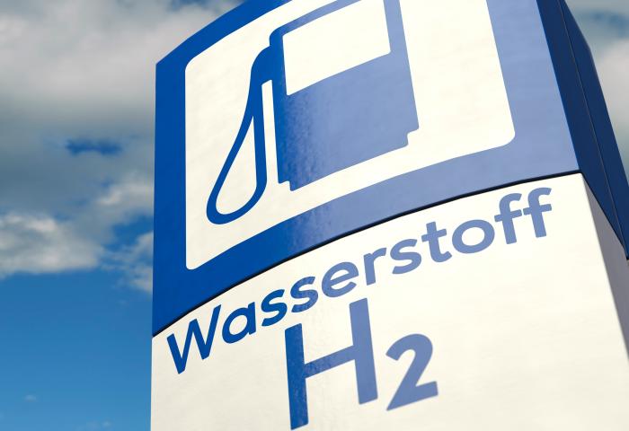 Ein Schild einer Wasserstoff-Tankstelle