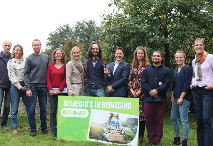 Gruppenfoto von der Ernennung der Bio-Region