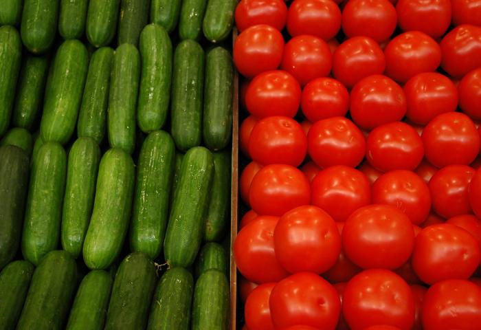 Gurken und Tomaten