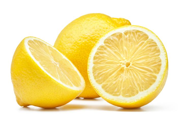 ganze und halbe Zitronen