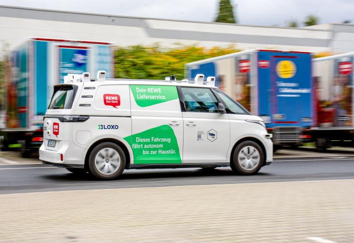 autonom fahrendes Auto von der Rewe Group
