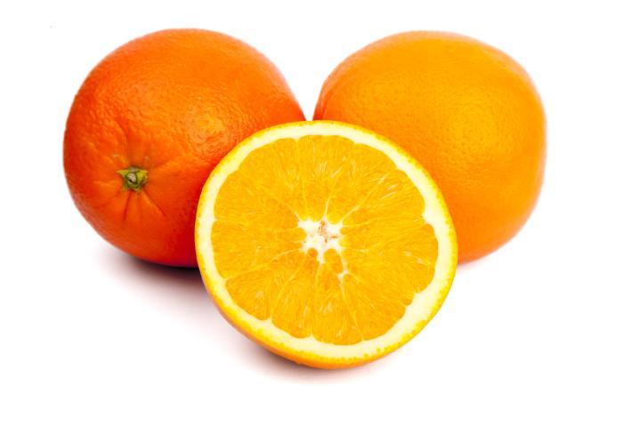 ganze und halbe Orangen