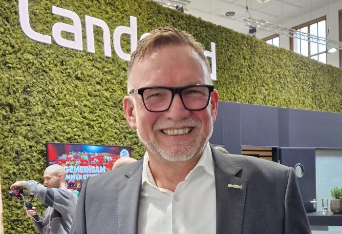 Oliver Daniel auf dem Messestand von Landgard auf der Fruit Logistica 2025.