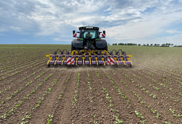 Maschine Zurama im Einsatz auf dem Feld