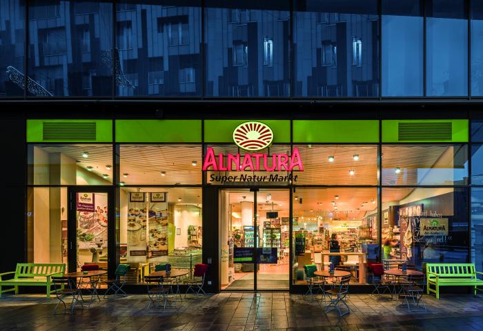 Außenansicht einer Alnatura-Filiale