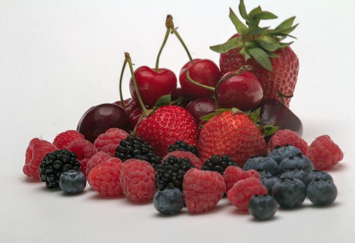 Kirschen und diverse Beeren