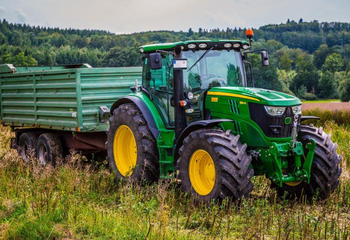 Traktor mit Anhänger