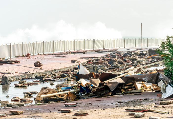 Schäden und Schutt nach dem Zyklon Harry auf Sizilien