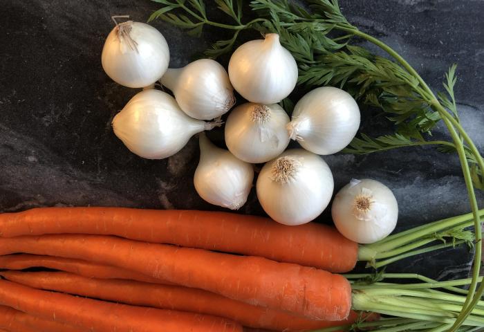 Möhren und Zwiebeln