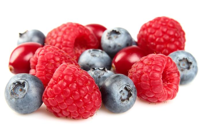 Heidelbeeren und Himbeeren