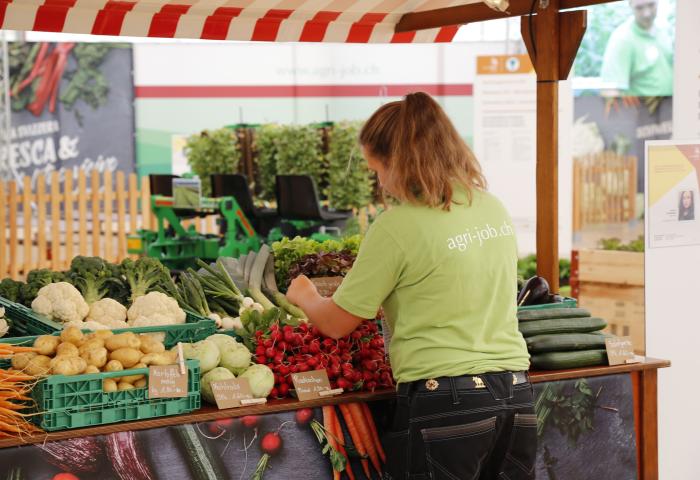 Frau am Marktstand