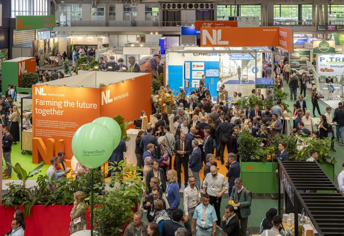 gefüllte Halle auf der GreenTech