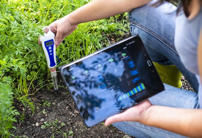 Bodenmessgerät mit Tablet
