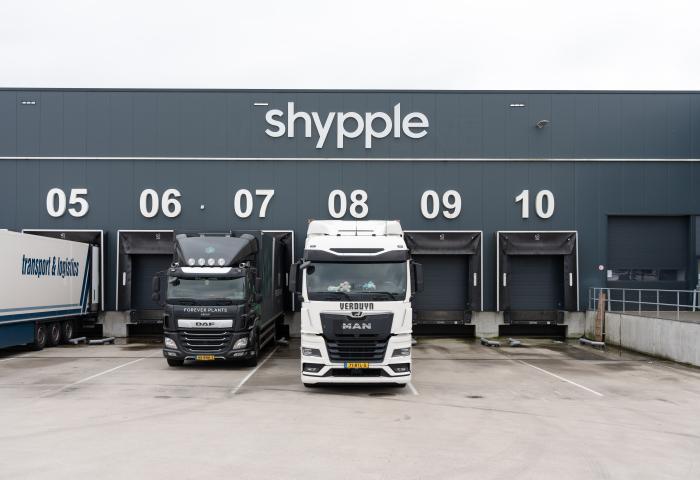 Lkw vor Laderampe